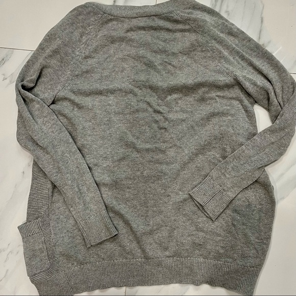 GAP Gray Cardigan - Picture 3 of 3